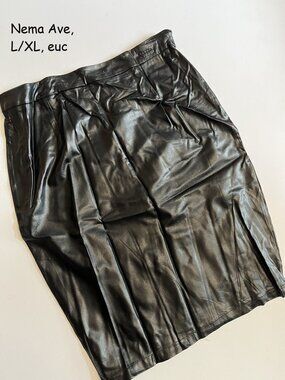 Size L/XL Nema Avenue faux leather knee skirt, black